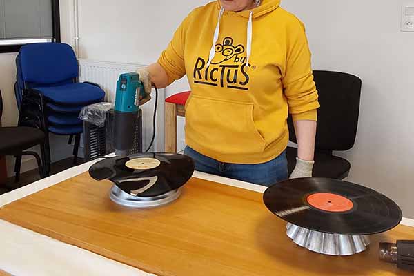 Atelier création Vide-poches vinyle à La Recyclerie Cœur Vendée à La Roche sur Yon